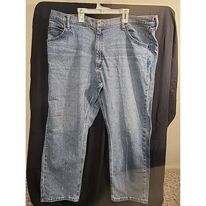 Wrangler Mens Jeans Size 42x30 Relaxed Fit Straight Leg Medium Wash Blue Denim
